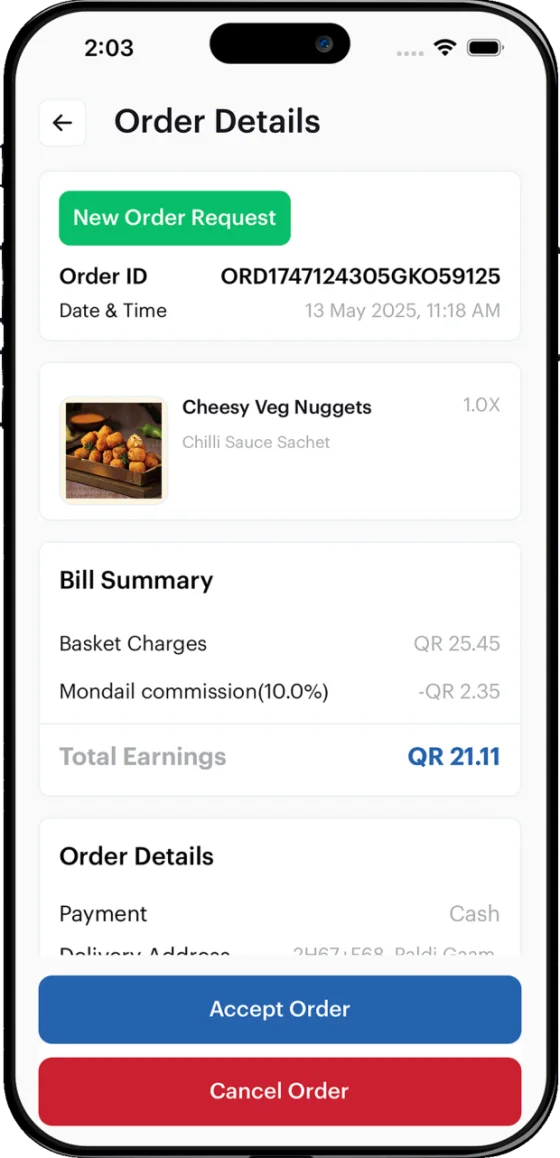 Order details in the Mondial partner app: the ordered item, a bill summary showing basket charges, platform commission and total earnings, and Accept Order and Cancel Order buttons.